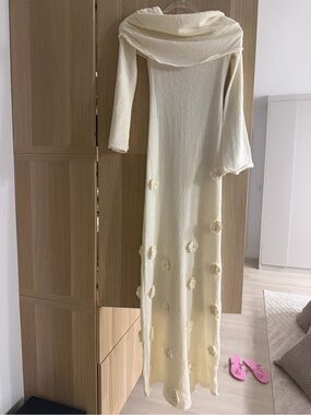 Meshki - Kiki Off Shoulder Knit Rose Maxi Dress - Ivory